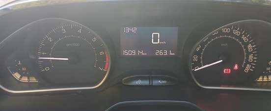 PEUGEOT-208-2013
