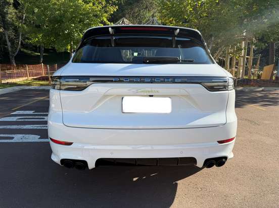 PORSCHE-CAYENNE-2023