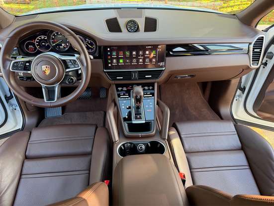 PORSCHE-CAYENNE-2023