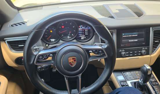 PORSCHE-MACAN-2017