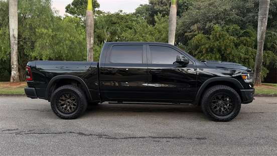RAM-1500-5.7 V8 GASOLINA REBEL CD 4X4 AUTOMÁTICO RAM-1500-2023