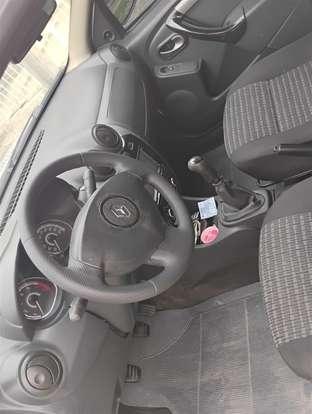 RENAULT-SANDERO-2013