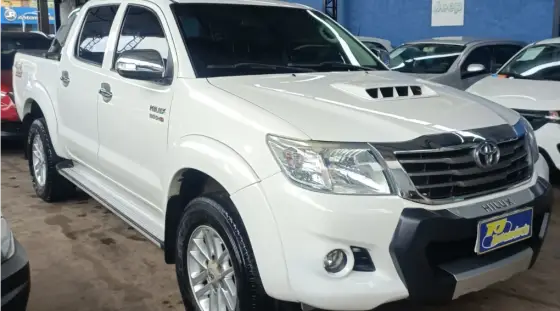 TOYOTA HILUX 2.7 SRV 4X4 CD 16V FLEX 4P AUTOMÁTICO
