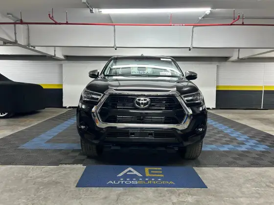 TOYOTA HILUX 2.8 D-4D TURBO DIESEL CD SRX PLUS 4X4 AUTOMÁTICO TOYOTA HILUX 2.8 D-4D TURBO DIESEL CD SRX PLUS 4X4 AUTOMÁTICO