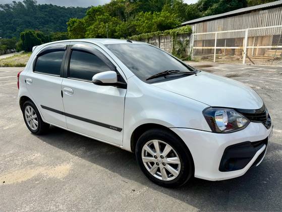 TOYOTA ETIOS 1.5 X PLUS 16V FLEX 4P AUTOMÁTICO