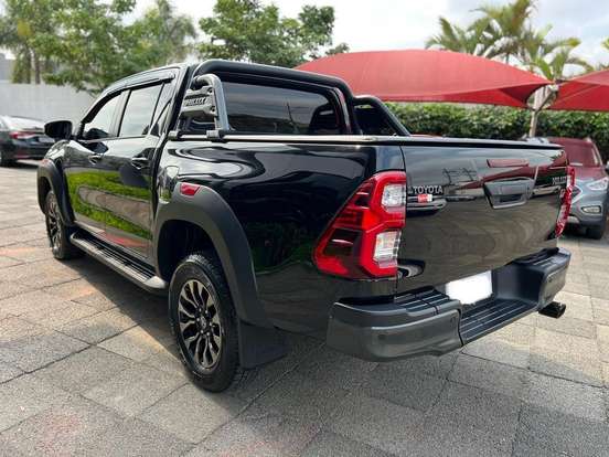 TOYOTA-HILUX-2022