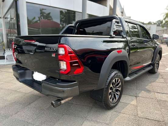 TOYOTA-HILUX-2.8 D-4D TURBO DIESEL CD GR-S 4X4 AUTOMÁTICO TOYOTA-HILUX-2022