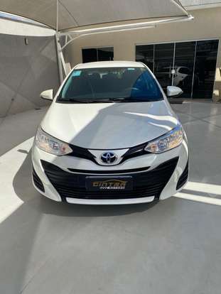 TOYOTA-YARIS-2019