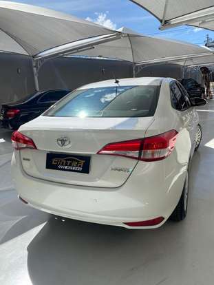 TOYOTA-YARIS-2019