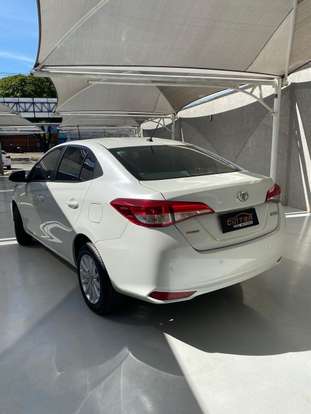 TOYOTA-YARIS-2019