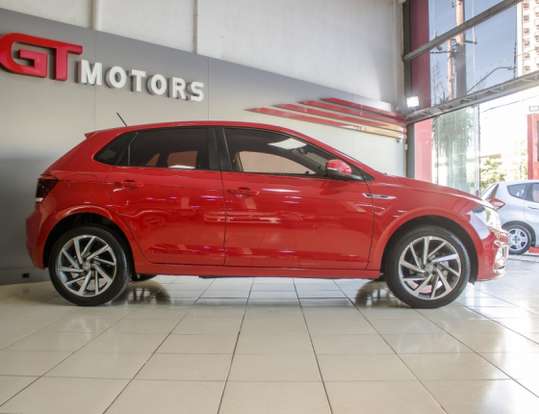 VOLKSWAGEN-POLO-2017