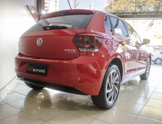 VOLKSWAGEN-POLO-2017