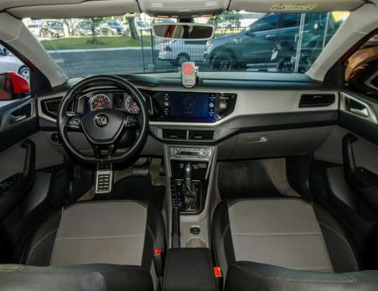 VOLKSWAGEN-POLO-2017