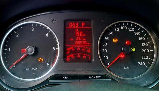 VOLKSWAGEN-AMAROK-2012