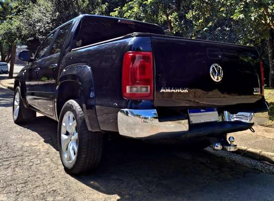 VOLKSWAGEN-AMAROK-2012