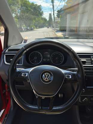 VOLKSWAGEN-CROSSFOX-2015