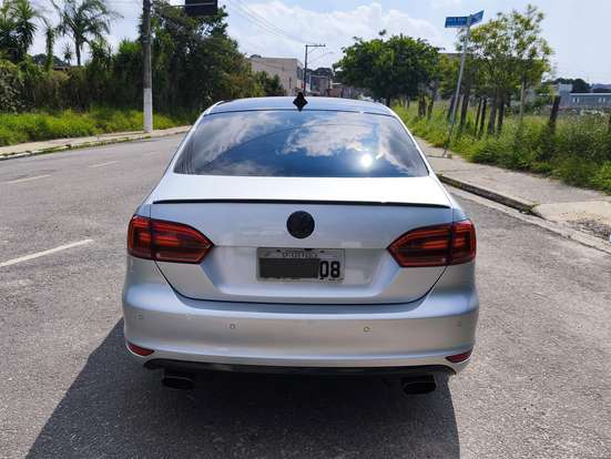 VOLKSWAGEN-JETTA-2010