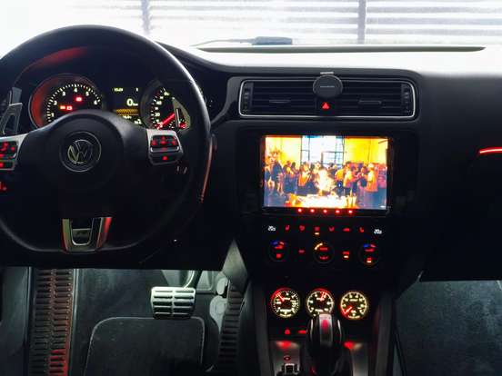 VOLKSWAGEN-JETTA-2010