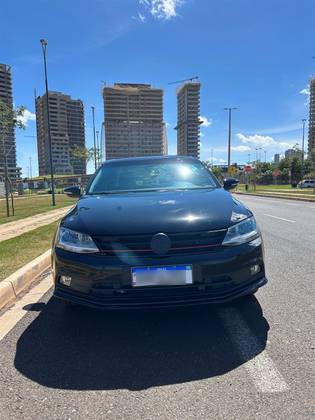 VOLKSWAGEN JETTA 2.0 TSI HIGHLINE 211CV GASOLINA 4P TIPTRONIC