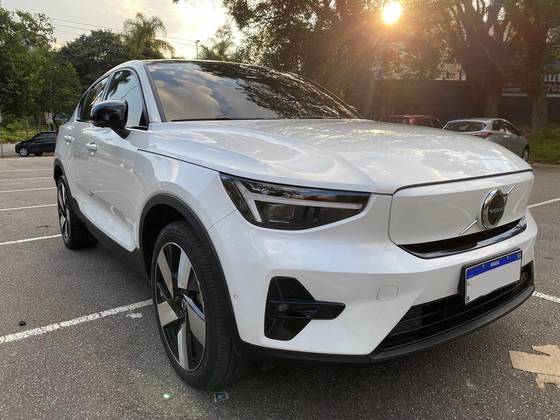 VOLVO C40 P8 RECHARGE TWIN ELECTRIC ULTIMATE AWD