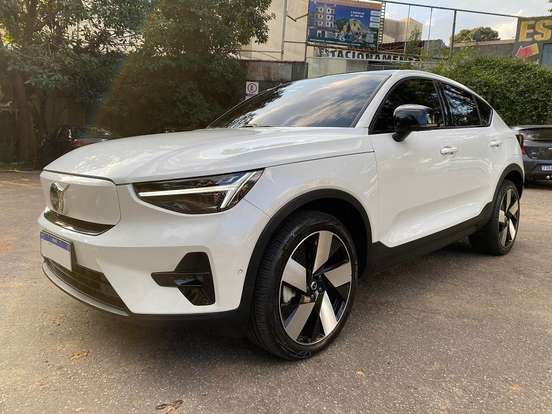 VOLVO-C40-2023