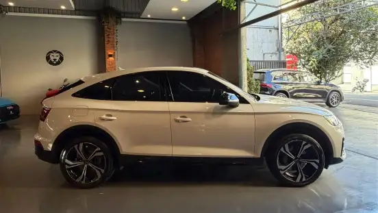 AUDI-Q5-2023