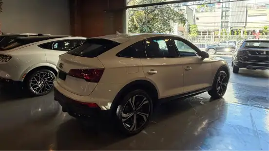 AUDI-Q5-2023