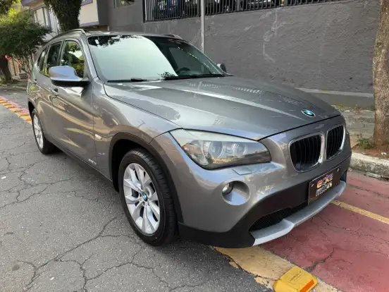 BMW-X1-2012
