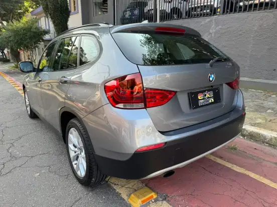 BMW-X1-2012