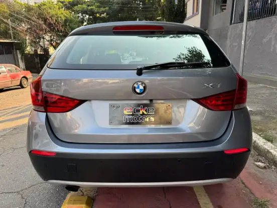 BMW-X1-2012