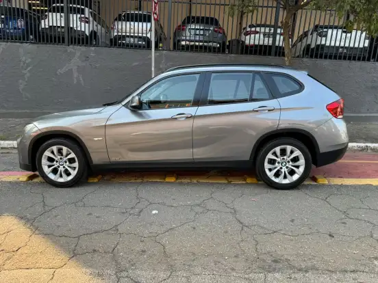 BMW-X1-2012