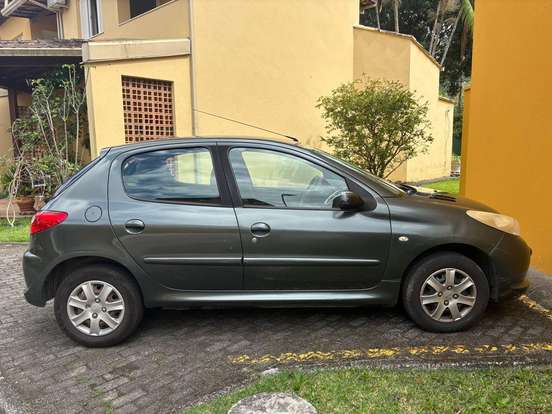 PEUGEOT-207-2010