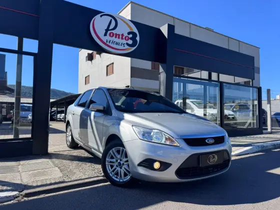 FORD FOCUS 2.0 GLX SEDAN 16V FLEX 4P MANUAL