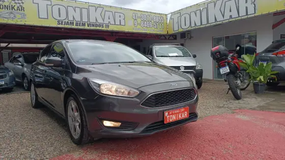 FORD FOCUS 2.0 SE FASTBACK 16V FLEX 4P POWERSHIFT
