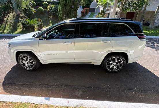 JEEP-COMMANDER-2022