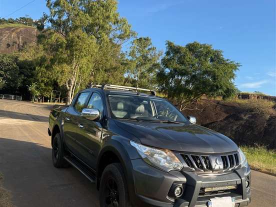 MITSUBISHI-L200 TRITON-2.4 16V TURBO DIESEL OUTDOOR HPE CD 4X4 AUTOMÁTICO MITSUBISHI-L200 TRITON-2020