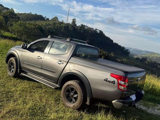 MITSUBISHI-L200 TRITON-2.4 16V TURBO DIESEL OUTDOOR HPE CD 4X4 AUTOMÁTICO MITSUBISHI-L200 TRITON-2020