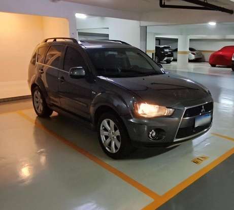 MITSUBISHI-OUTLANDER-2011