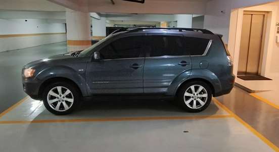 MITSUBISHI-OUTLANDER-2011