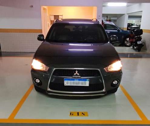 MITSUBISHI-OUTLANDER-2011