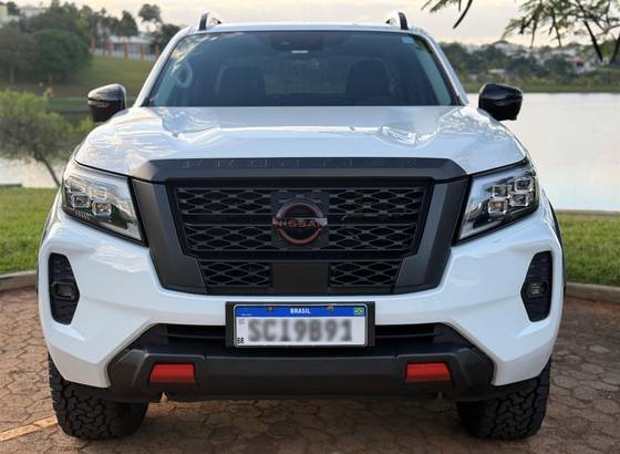 NISSAN FRONTIER 2.3 16V TURBO DIESEL PRO4X CD 4X4 AUTOMÁTICO