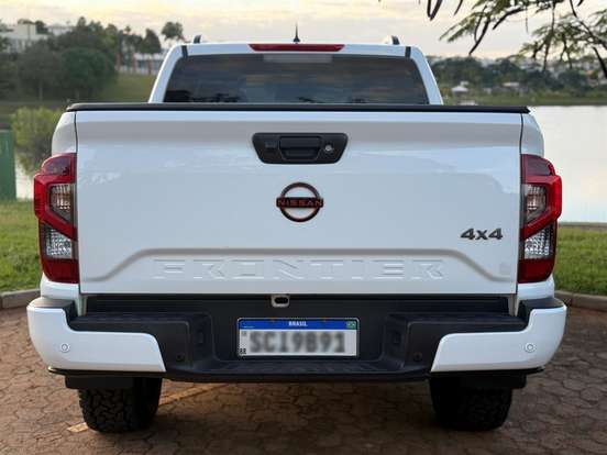 NISSAN-FRONTIER-2023
