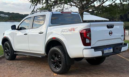 NISSAN-FRONTIER-2023
