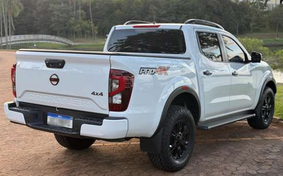 NISSAN-FRONTIER-2023