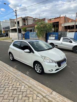 PEUGEOT-208-2013