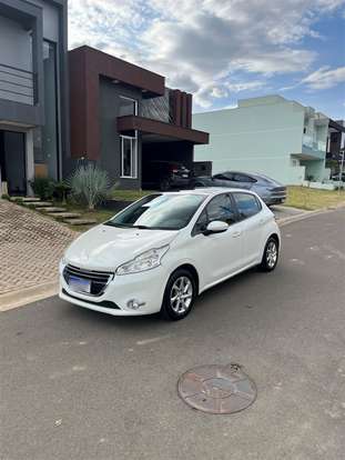 PEUGEOT-208-2013