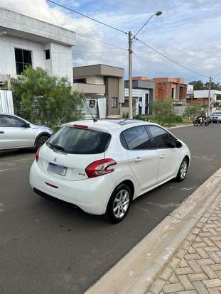 PEUGEOT-208-2013