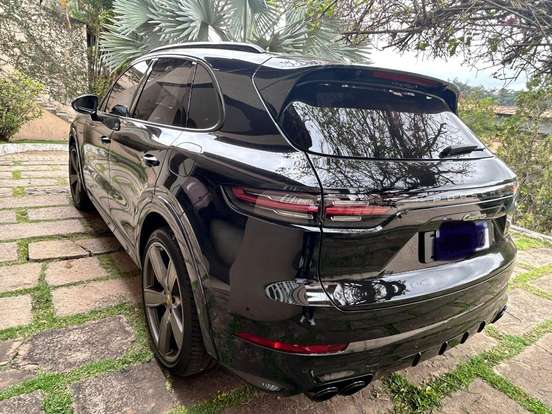 PORSCHE-CAYENNE-2023