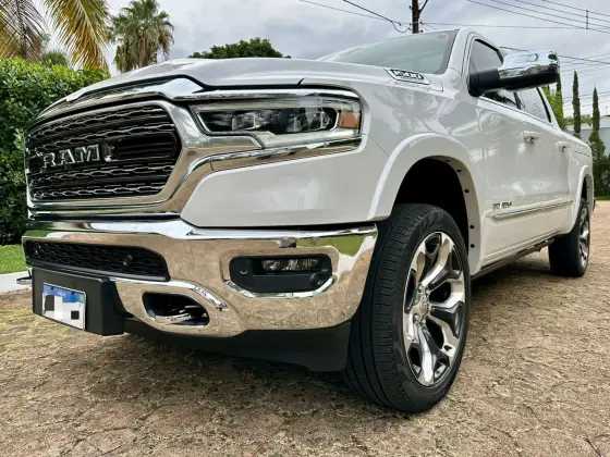 RAM 1500 5.7 V8 GASOLINA LIMITED CD 4X4 AUTOMÁTICO