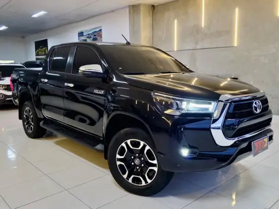 TOYOTA HILUX 2.8 D-4D TURBO DIESEL CD SRV 4X4 AUTOMÁTICO